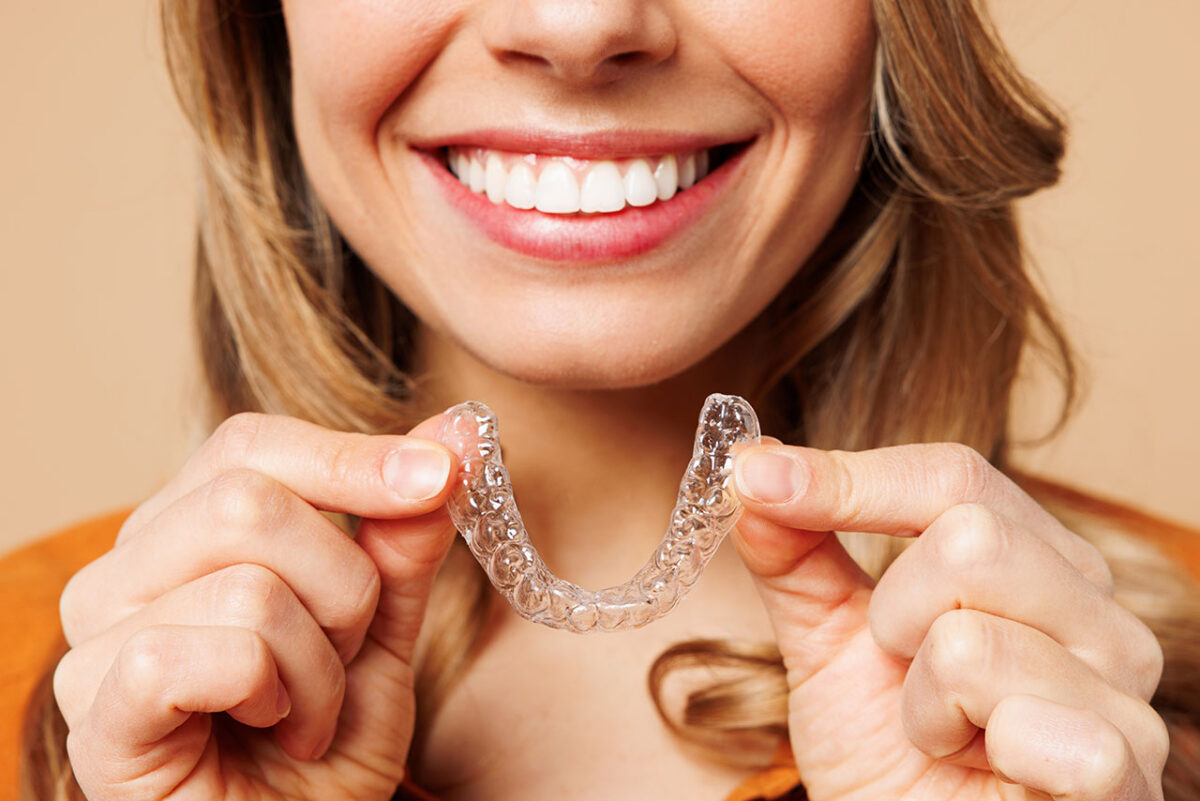 Clear Aligners vs Traditional Braces: Which Is Better for Adults?